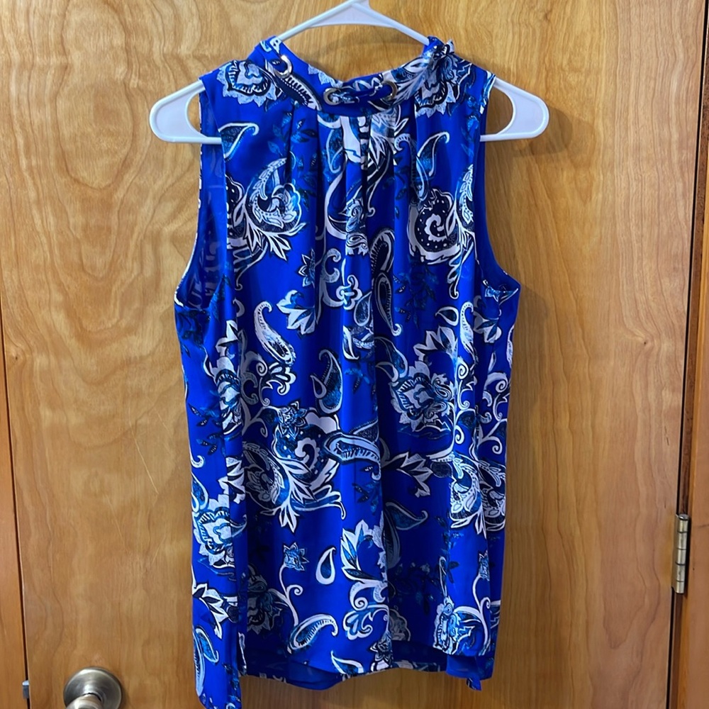 NWOT White House Black Market sleeveless top. Size M